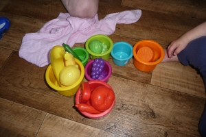 colour sorting using stacking cups